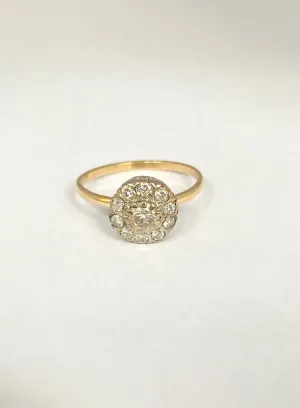 18ct Gold, Vintage Diamond Cluster / Flower Ring, Circa 1940