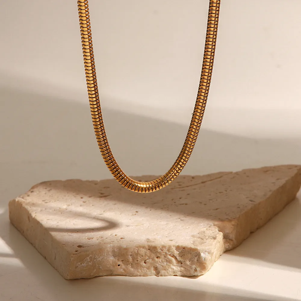 18K Gold Fashionable Hip Hop Snake Bone Chain Light Luxury Necklace