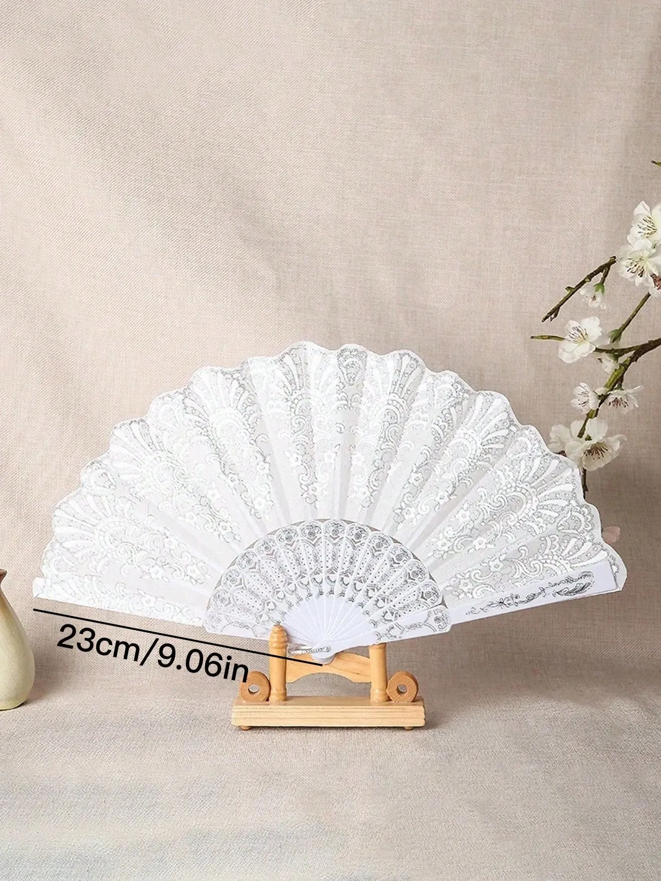 1pc Classical Dancing Cheongsam Style Palace Fan, Bridal Fan With A Delicate Sense (Randomly Printed Pattern)