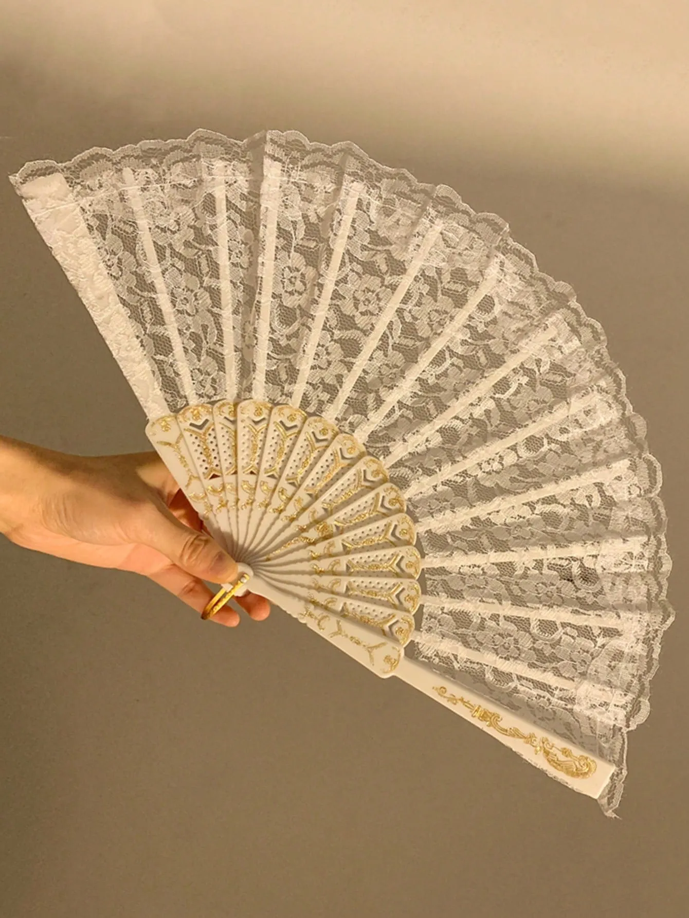 1pc Feather Fan, Ostrich Feather Folding Fan For Dance Performance And Photoshoots, European-Style Palace Fan For Tea Parties, Bridal Hand Fan, Lolita Decorative Fan