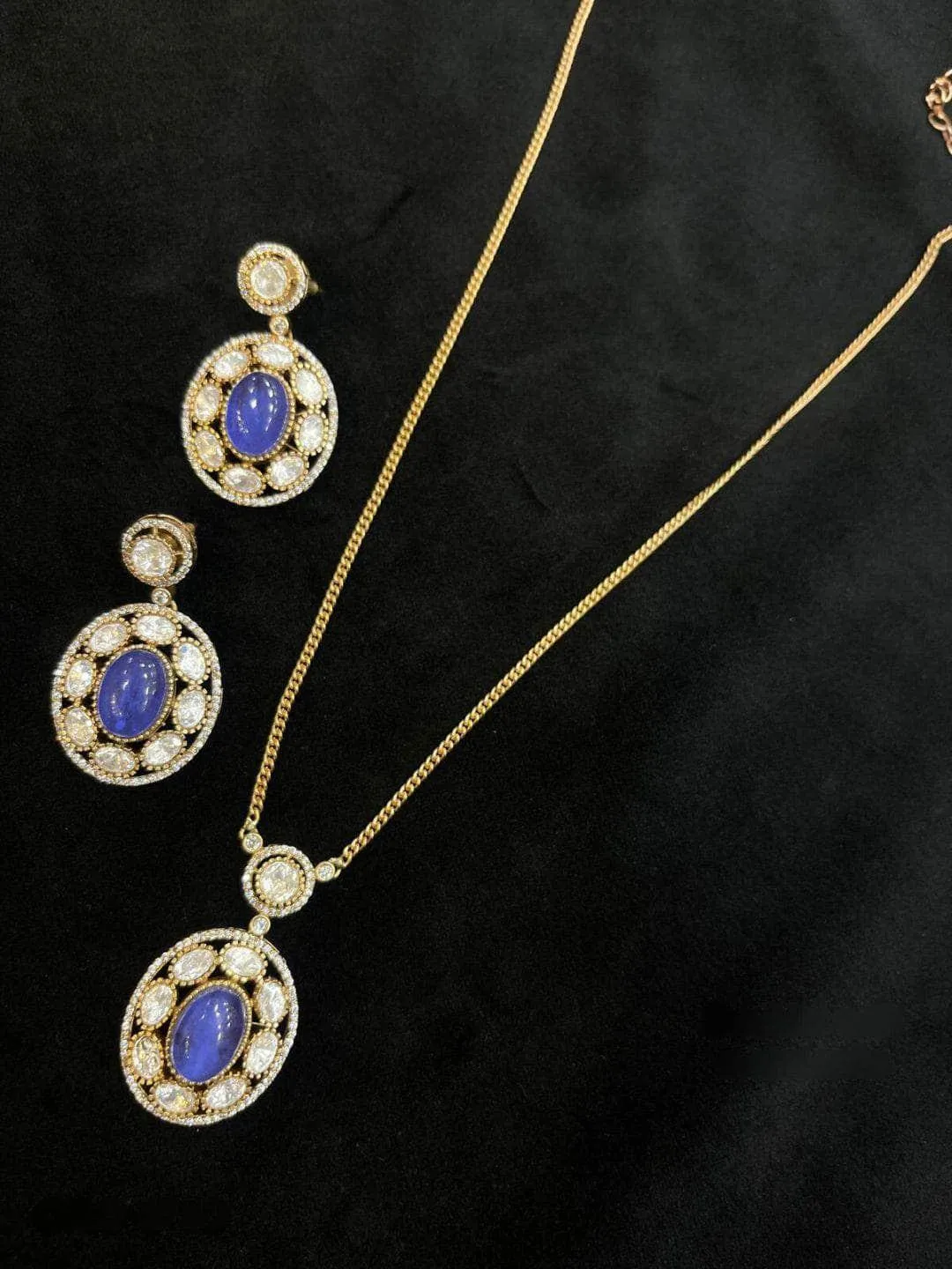 Antique Polki Pendant Necklace Set