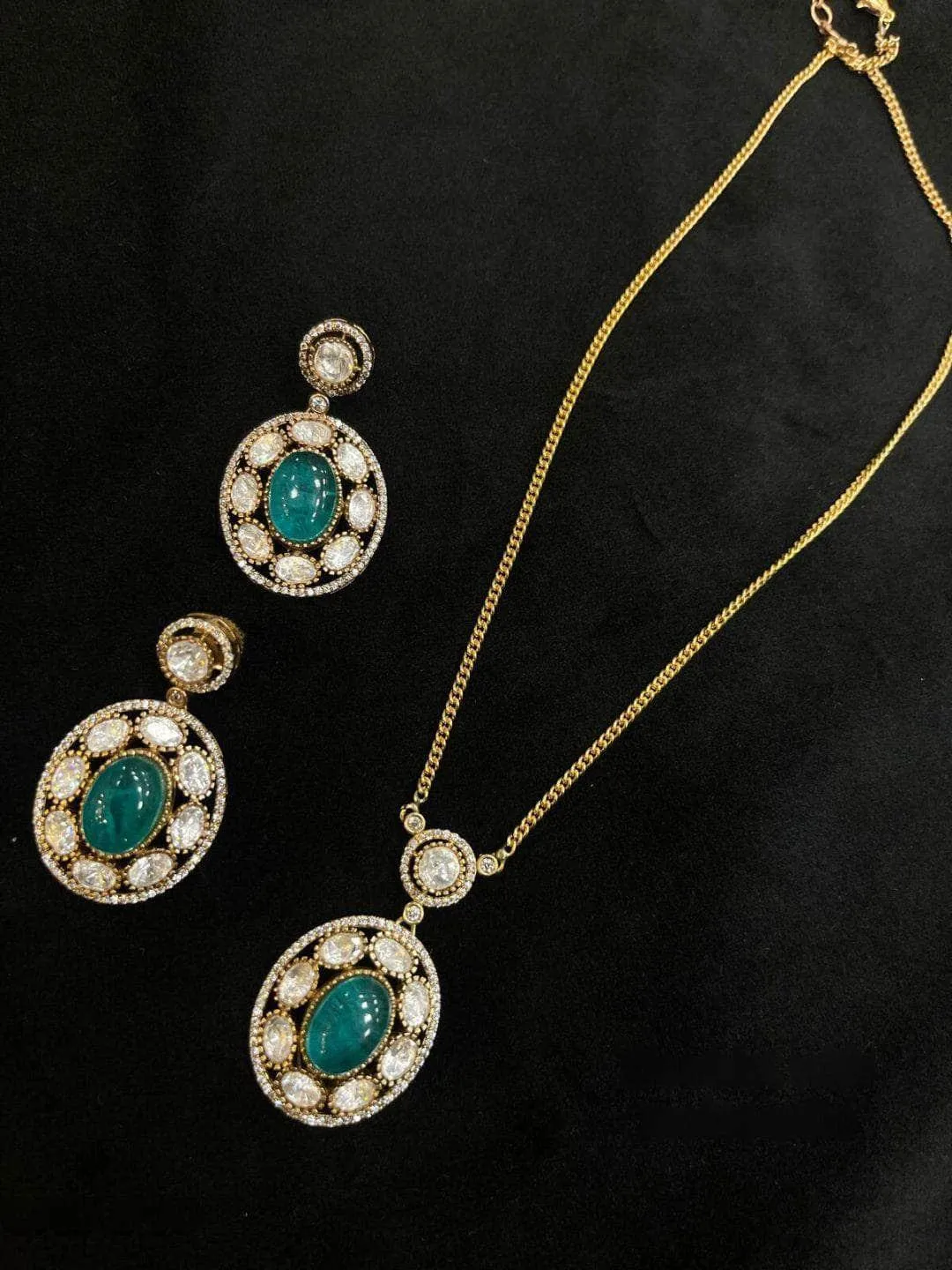 Antique Polki Pendant Necklace Set