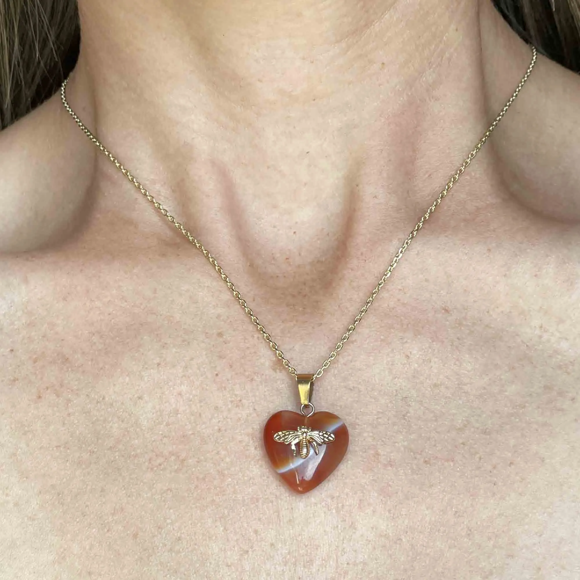 Art Deco Style Gilt Bee Banded Agate Heart Necklace