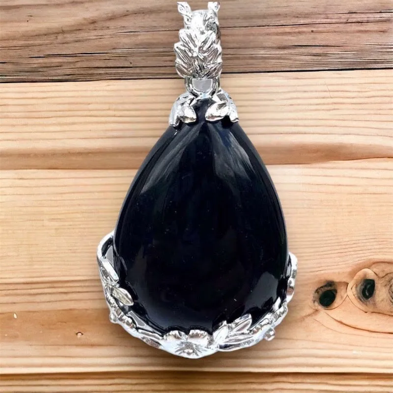 Black Agate Pendant Necklace