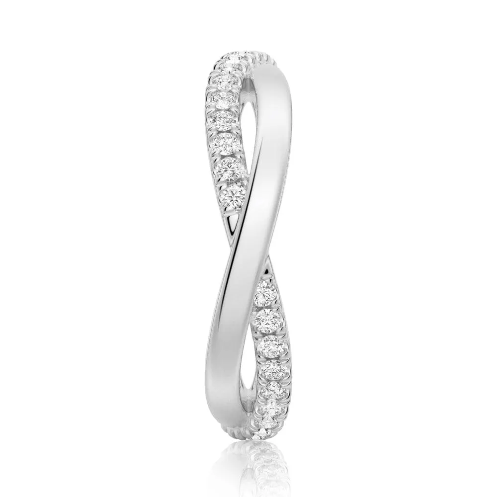 Classic Infinity Moissanite Eternity Wedding Band