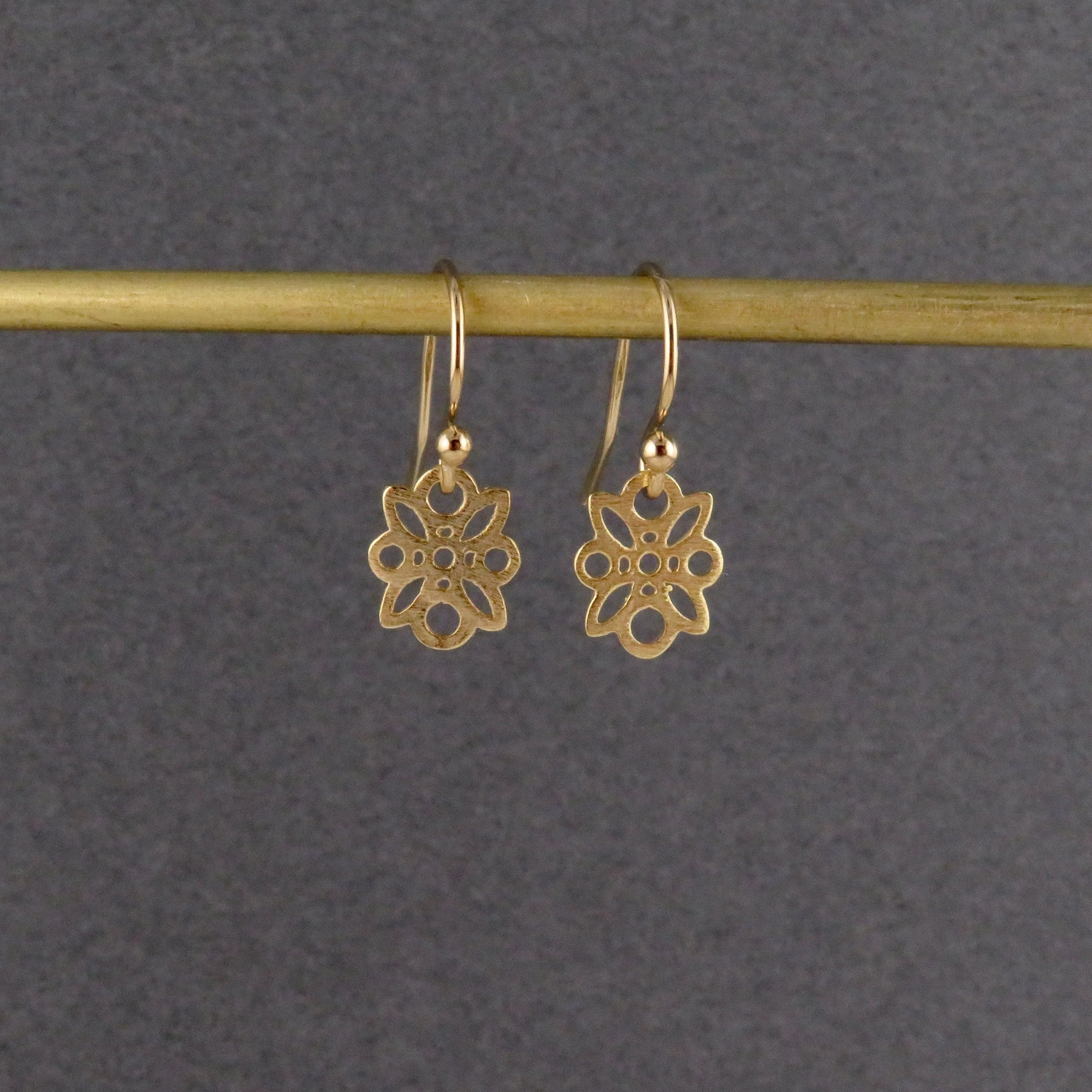 Dainty Gold Flower Earrings