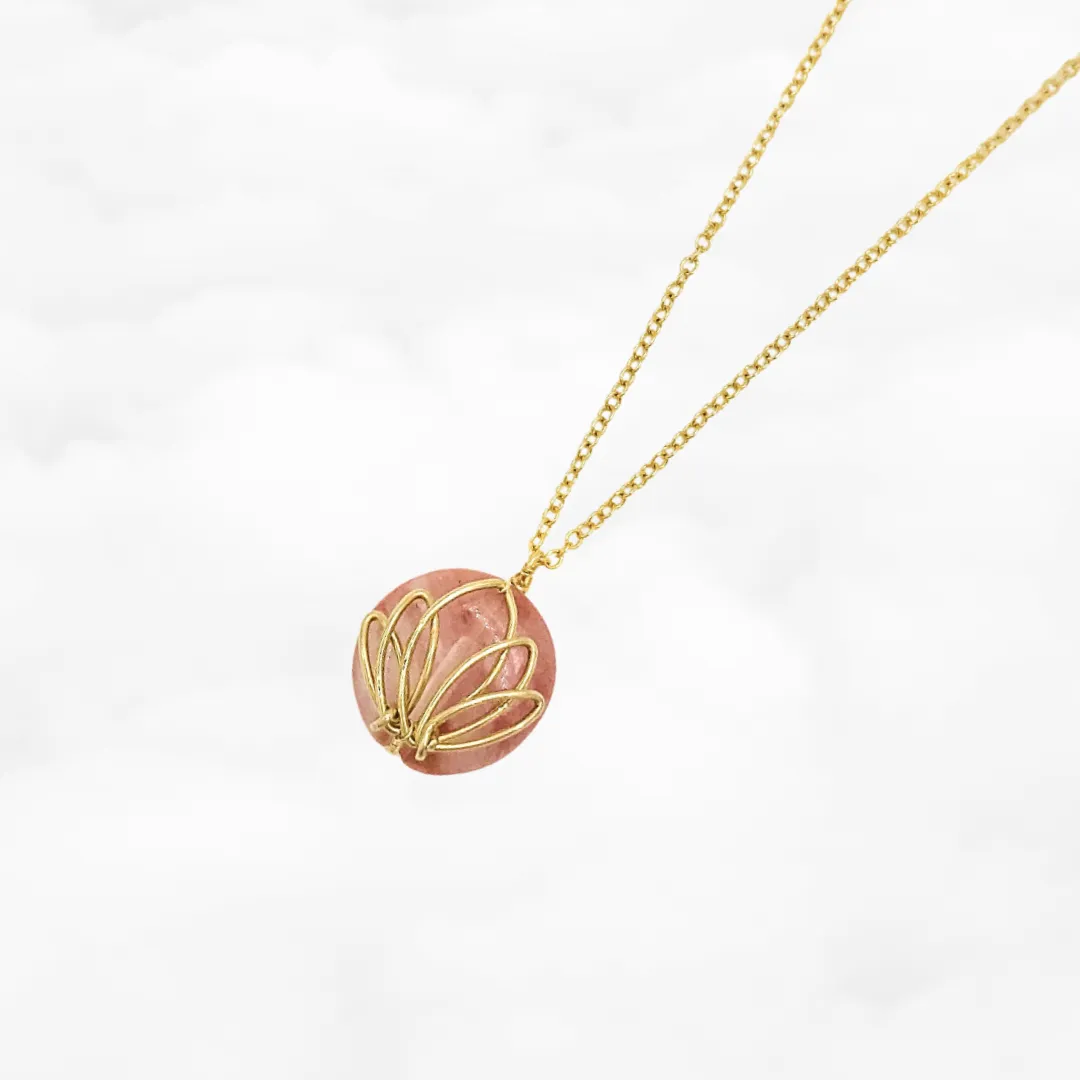 Serene Lotus Necklace Gold