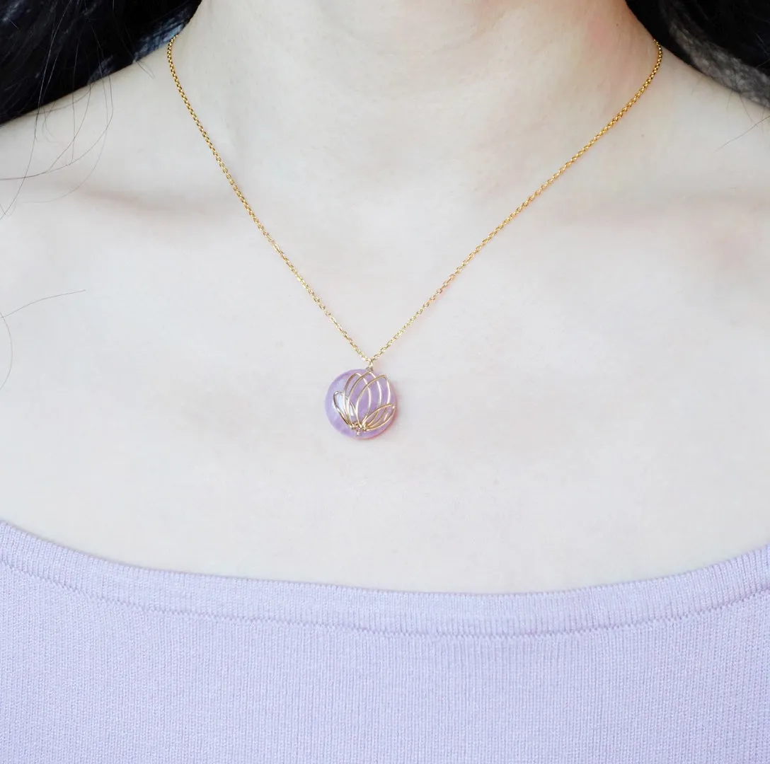 Serene Lotus Necklace Gold