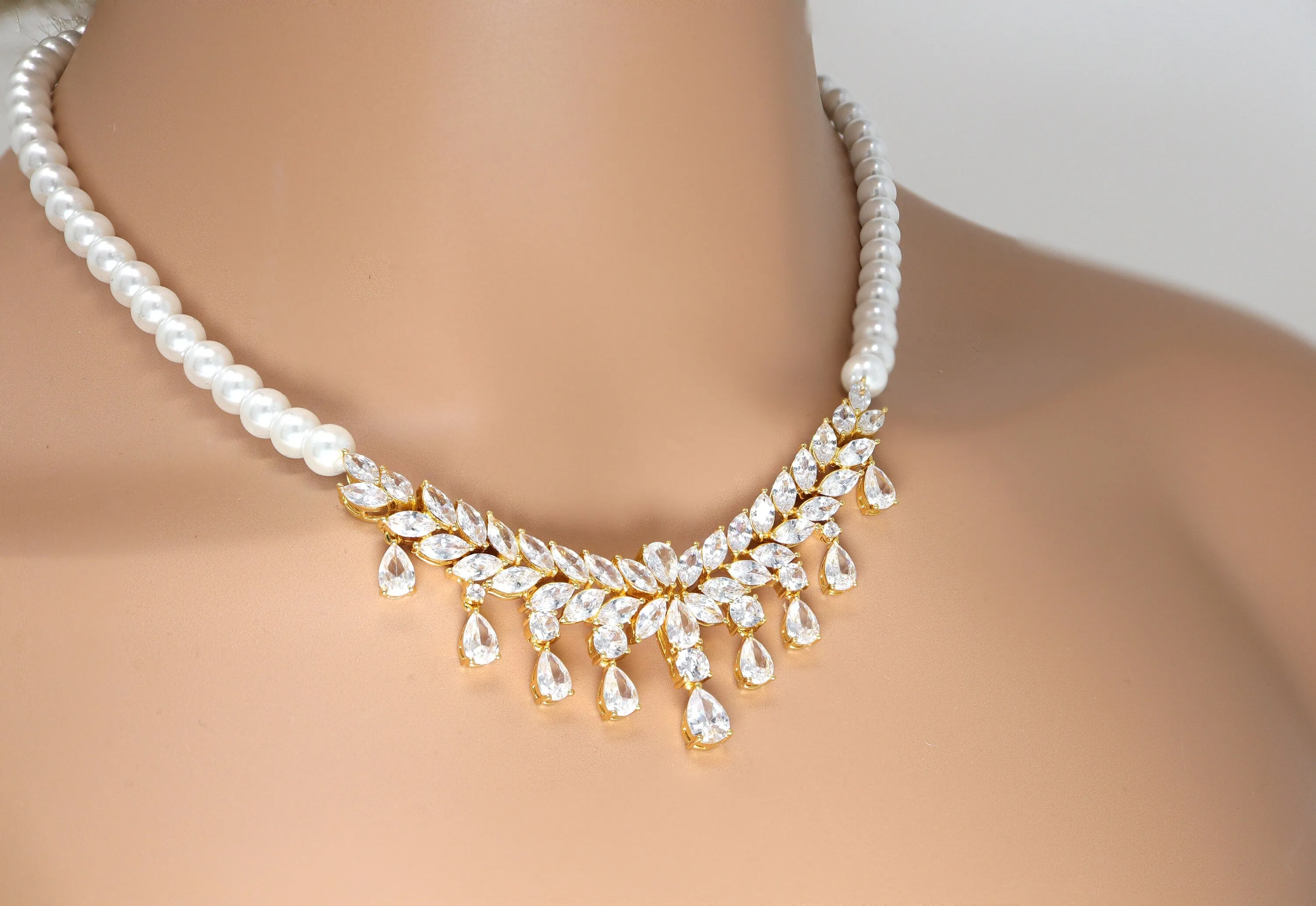 Swarovski Crystal And Pearl Luxury Flower drops Diamond/Crystal Necklace Set, Bridal Necklace Set, Bridal Jewelry, Statement Necklace