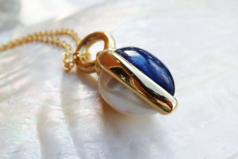 Wedding pearl pendant